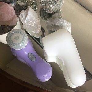 Lavender Clarisonic Mia 2 with new Sensitive Brush Head
